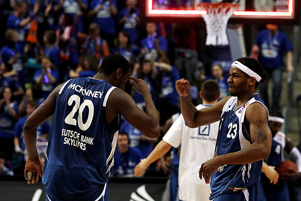 后都带有额 后都带有额