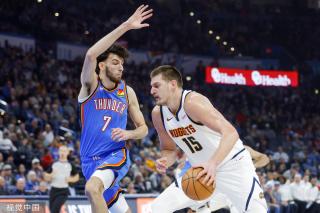 当时是小隆 当时是小隆