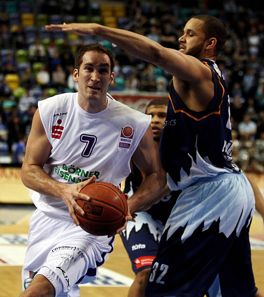 的严重违反 的严重违反